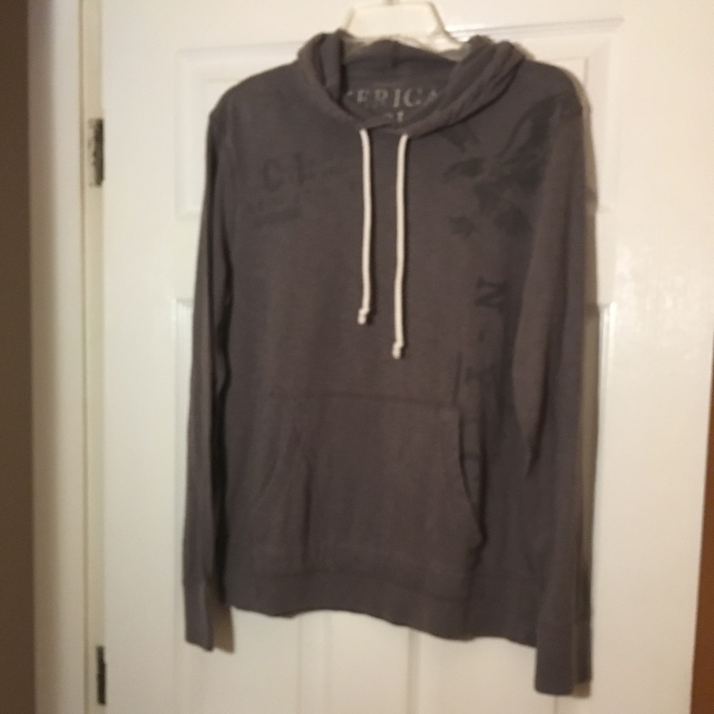 Men’s medium American eagle thin t shirt hoodie